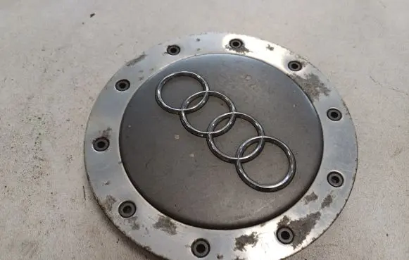 Audi A6 S6 C5 4B Original wheel cap 4B0601165C