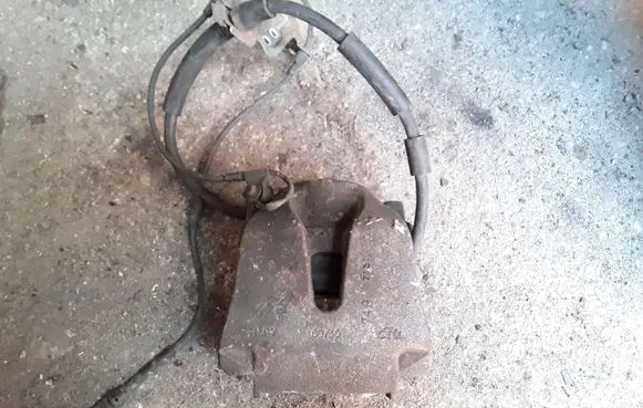 BMW X5 E70 Front brake caliper 7497137 6030
