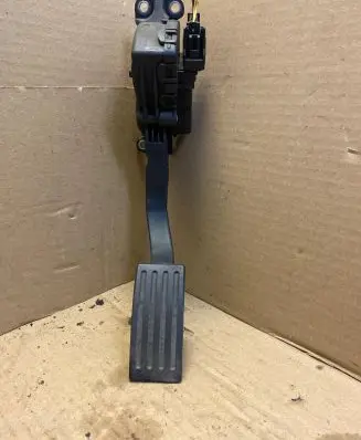 Volvo V50 Accelerator throttle pedal 4M519F836AH 6PV0864101