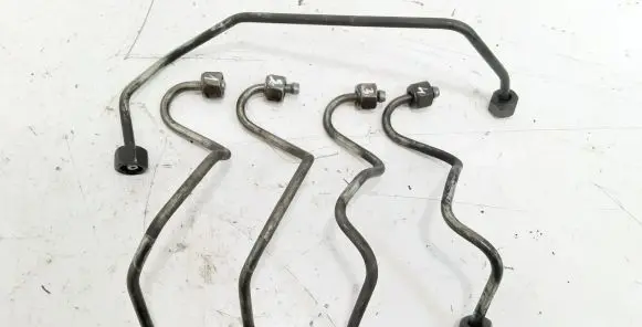 Citroen C4 Grand Picasso Fuel injector supply line/pipe 