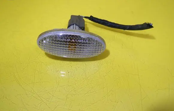 Mazda 3 I Front fender indicator light P2829