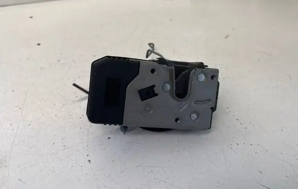 Opel Vivaro Loading door lock 8200282323 93851810