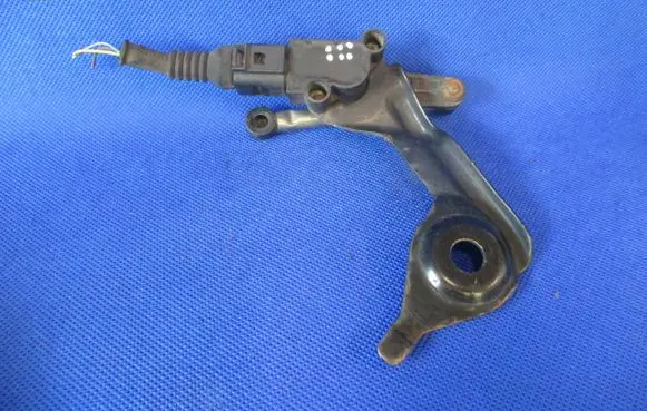 Audi A4 S4 B8 8K Rear air suspension level height sensor 1T0907503A