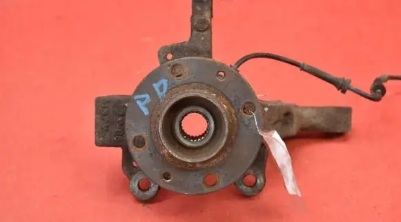 Renault Modus Front wheel hub spindle knuckle