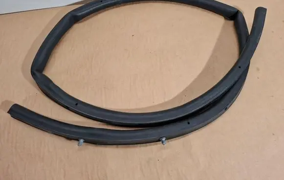 BMW X5 G05 Engine compartment rubber 7418174