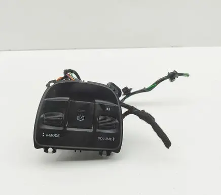 Fiat 500E A set of switches 07357582130 7357582130