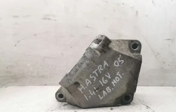 Opel Astra H Engine mounting bracket 9127490461117160