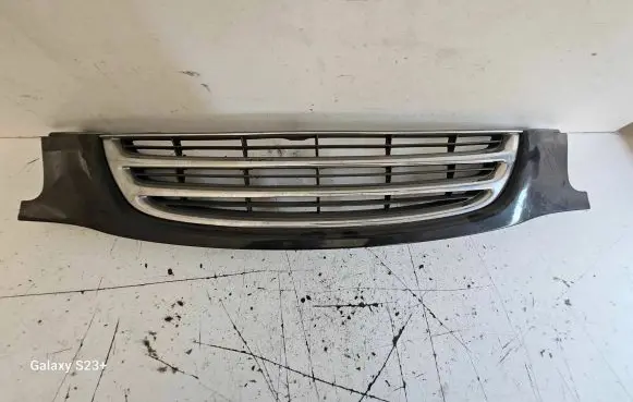 Toyota Avensis T220 Front bumper upper radiator grill 5311105030 53114050100B