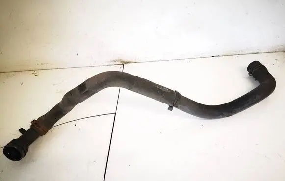 Engine coolant pipe/hose