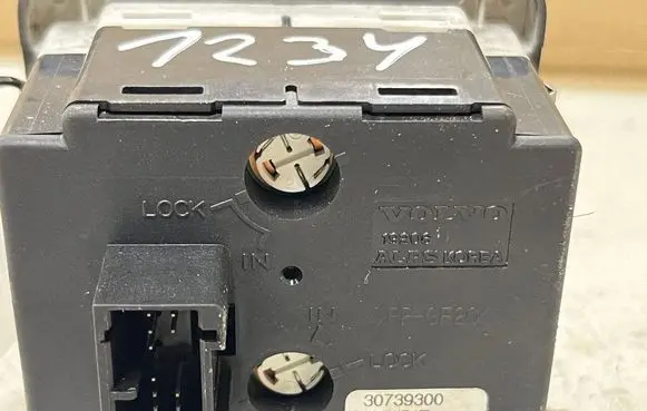 Volvo V50 Light switch 30739300 05W51T 19206