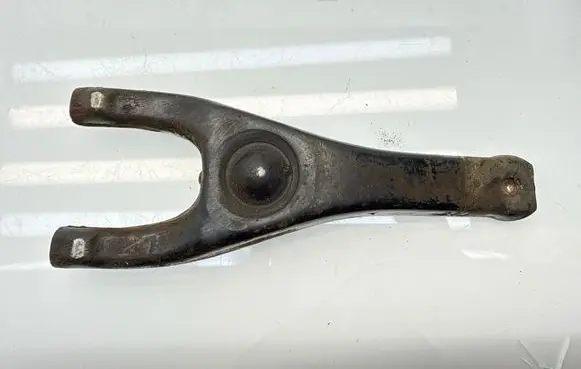 Subaru Legacy Clutch release arm fork 