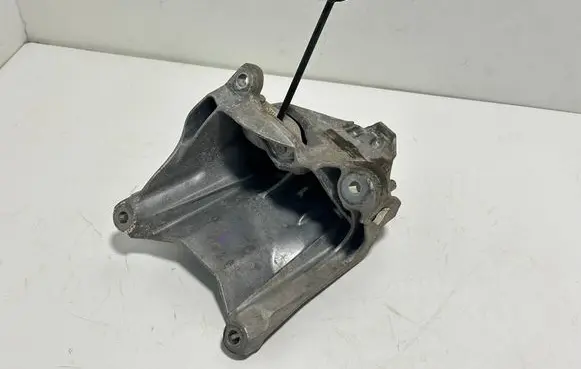 Audi A4 S4 B9 8W Engine mounting bracket 4M0199307BN 44893