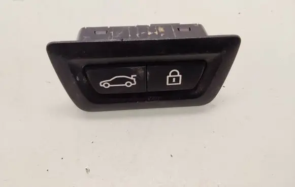 BMW 5 G30 G31 G38 Tailgate/boot open switch button 9275121