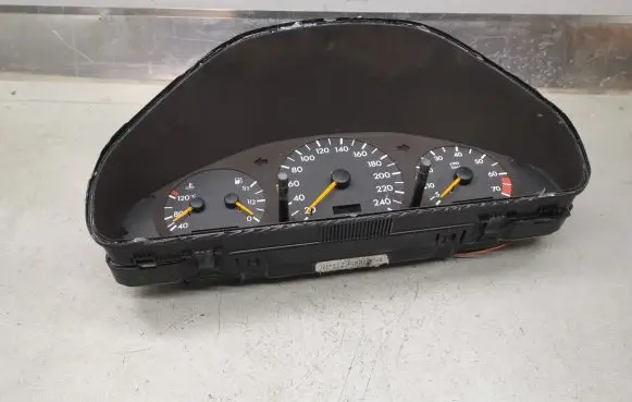 Mercedes-Benz C W202 Speedometer (instrument cluster) 88311224