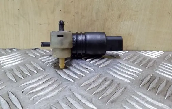 Audi A3 S3 8L Windscreen/windshield washer pump