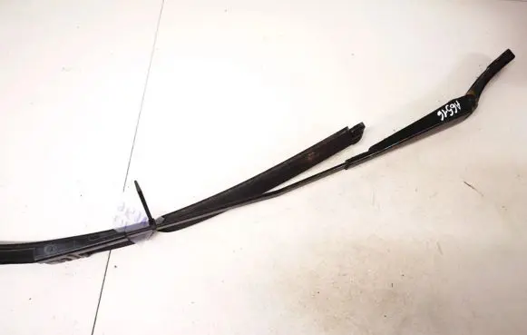 Volkswagen Golf Plus Front wiper blade arm 5m0955410a
