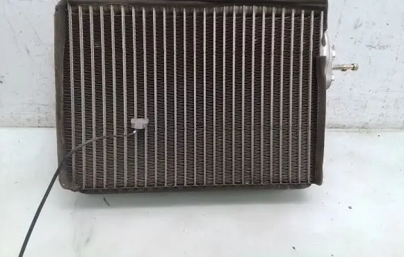 Air conditioning (A/C) radiator (interior)