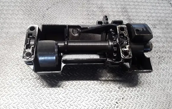 Audi A6 S6 C5 4B Oil pump balance shaft 059103337B