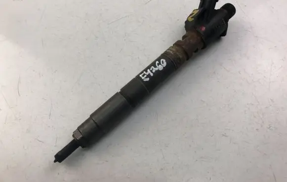 Volvo XC60 Fuel injector 31303238