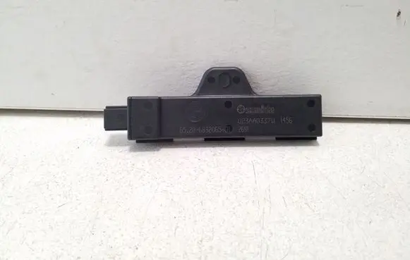 BMW 3 G20 G21 Keyless system antenna 65206832065 6832065