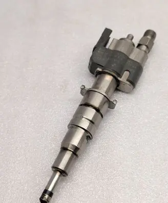 BMW 3 E90 E91 Fuel injector 7589048 10181010 PA66GF359