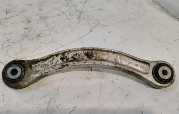 Rear control arm