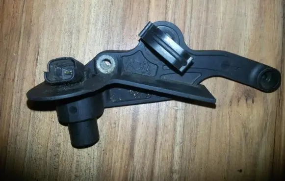 Peugeot 206 Crankshaft position sensor 9639999880