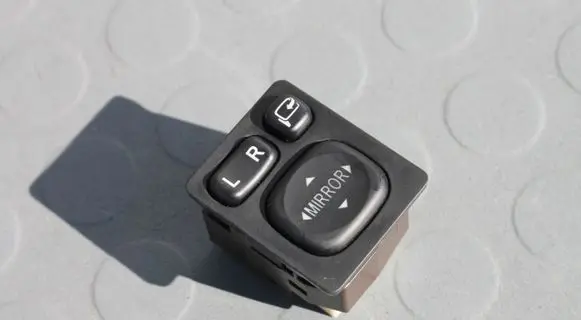 Toyota RAV 4 (XA30) Wing mirror switch