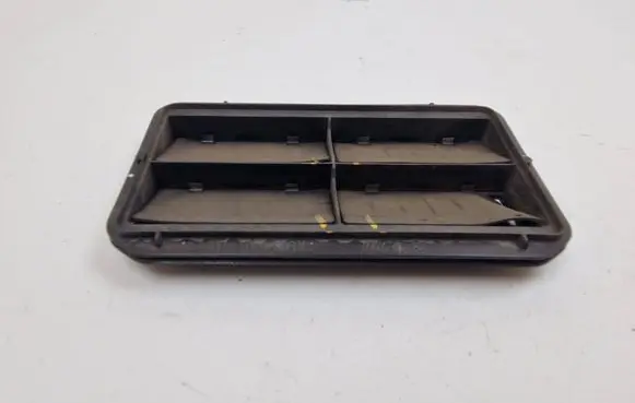 Fiat 500X Quarter panel pressure vent 