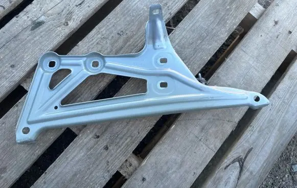 BMW X1 F48 F49 Fender mounting bracket 7329447