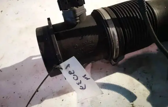 BMW 7 E65 E66 Mass air flow meter 0280218077 7301554