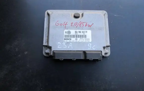 Volkswagen Golf IV Engine control unit/module 06A906018FP 26SA6044 0261206265