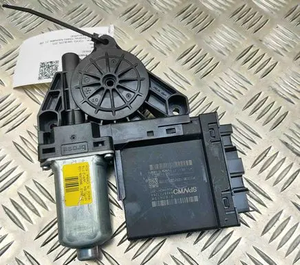 Volvo V60 Front door window regulator motor 31674758