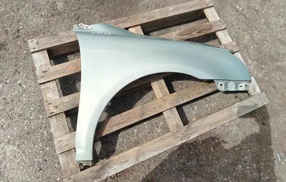 Toyota Avensis T250 Fender 
