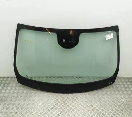 Maserati Levante Front windscreen/windshield window 670106481