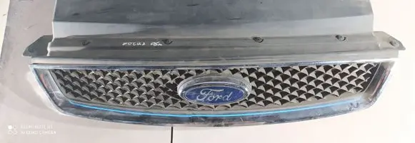 Ford Focus Front bumper upper radiator grill
