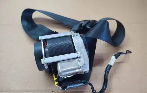 Ford Kuga II Front seatbelt 624436700