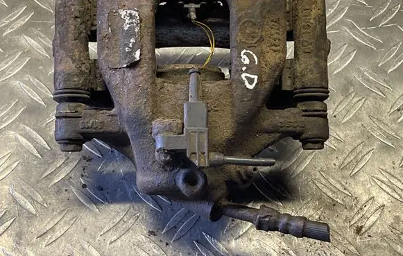Mercedes-Benz Sprinter W906 Rear brake caliper