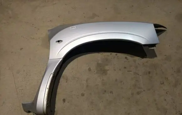 Mitsubishi Endeavor Fender