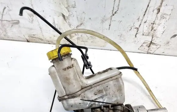Brake fluid reservoir
