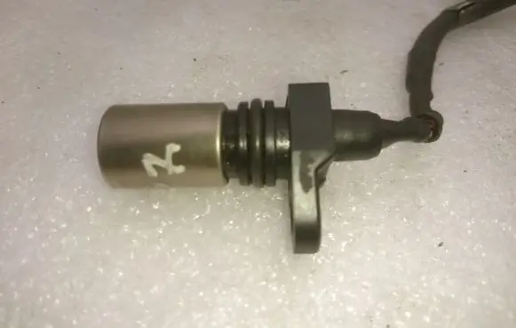 Toyota Avensis T250 Crankshaft position sensor 9091905069 0296001470