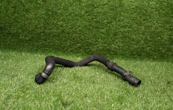 BMW 5 F10 F11 Engine coolant pipe/hose 7592646 17127592646