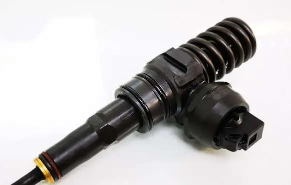 Volkswagen Golf V Fuel injector 038130073AG 0414720215