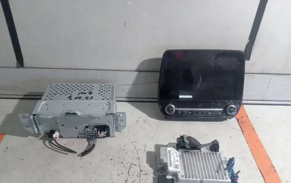 Ford Fiesta Radio/CD/DVD/GPS head unit H1BT18K810LNR K1BT18B955FD LU5T14G371GNC