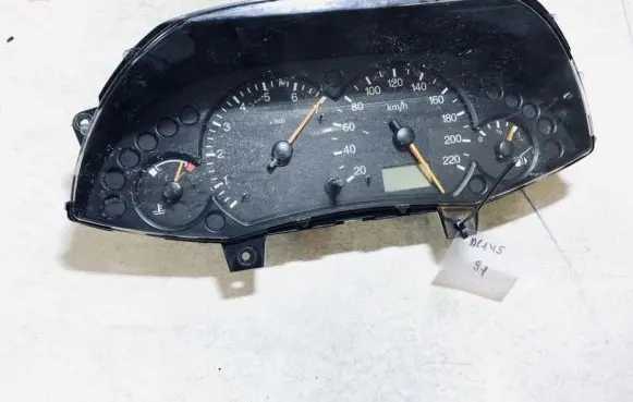 Ford Focus Speedometer (instrument cluster) 98ap10841bc 98ap-10841-bc