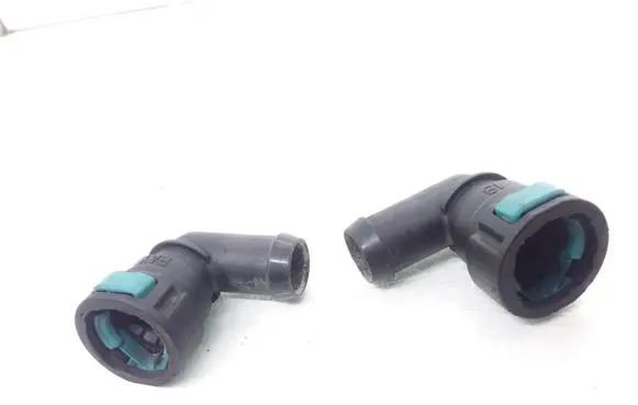Engine coolant pipe/hose