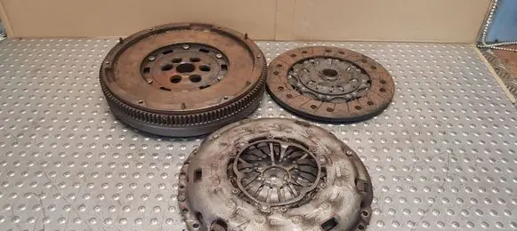 Volkswagen Transporter - Caravelle T5 Clutch set kit 03L105266BC 03L141025A CAAC