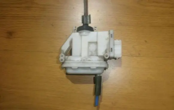 Volkswagen PASSAT B4 Central locking vacuum pump 357862153h