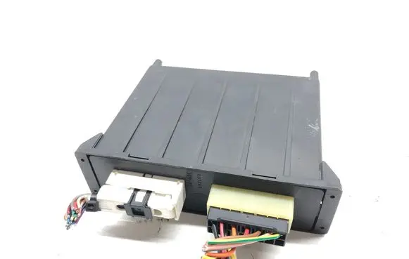Audi A6 S6 C4 4A Engine control unit/module ECU 462000500