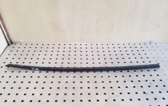 Audi A5 Sportback 8TA Front door glass trim molding 8T0854327A